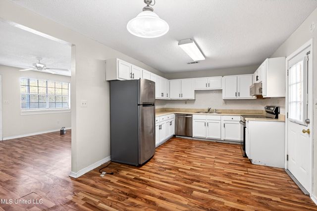 3202 Bemis Avenue, Gautier, MS 39553