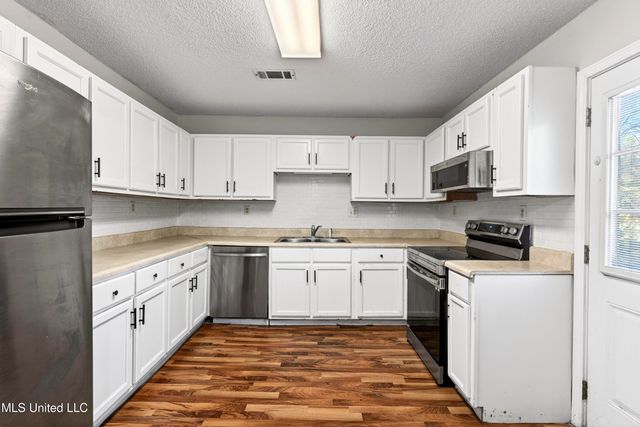 3202 Bemis Avenue, Gautier, MS 39553