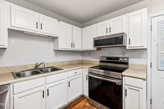 3202 Bemis Avenue, Gautier, MS 39553