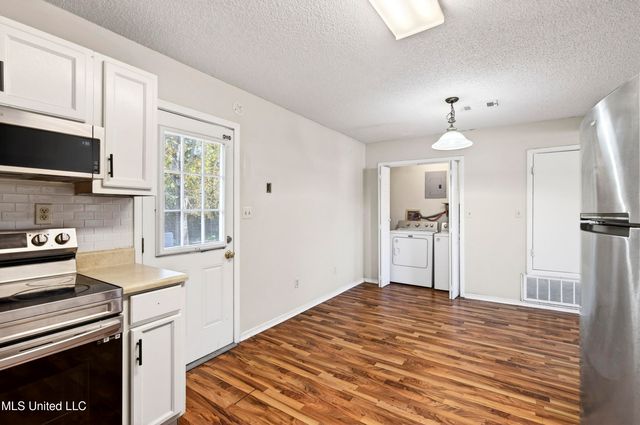 3202 Bemis Avenue, Gautier, MS 39553