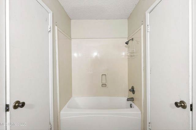 3202 Bemis Avenue, Gautier, MS 39553