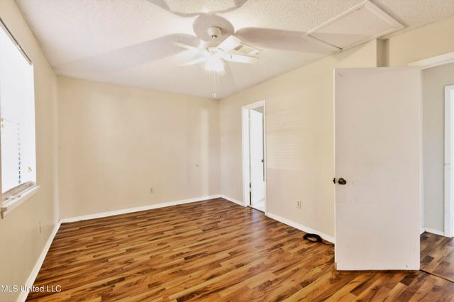 3202 Bemis Avenue, Gautier, MS 39553