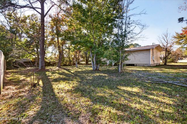 3202 Bemis Avenue, Gautier, MS 39553