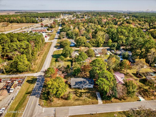 3202 Bemis Avenue, Gautier, MS 39553