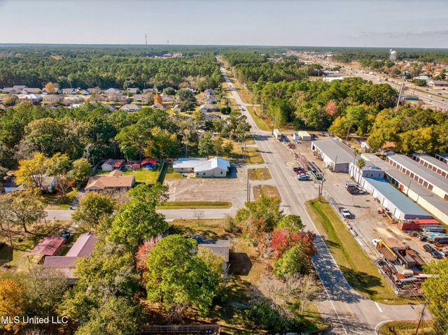 3202 Bemis Avenue, Gautier, MS 39553