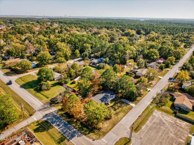 3202 Bemis Avenue, Gautier, MS 39553