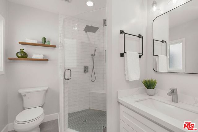 821 S Cloverdale Avenue, Los Angeles, CA 90036