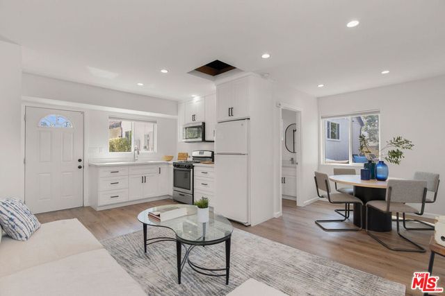 821 S Cloverdale Avenue, Los Angeles, CA 90036