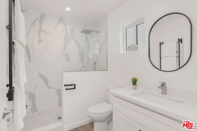 821 S Cloverdale Avenue, Los Angeles, CA 90036