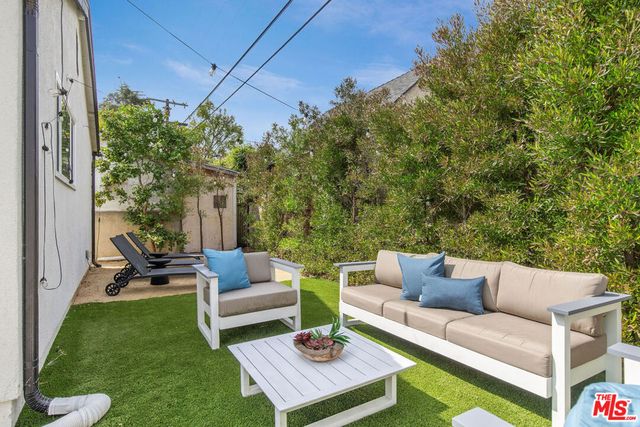 821 S Cloverdale Avenue, Los Angeles, CA 90036