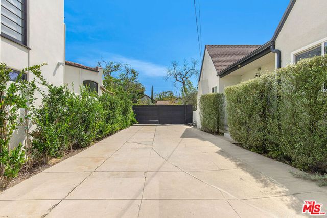 821 S Cloverdale Avenue, Los Angeles, CA 90036