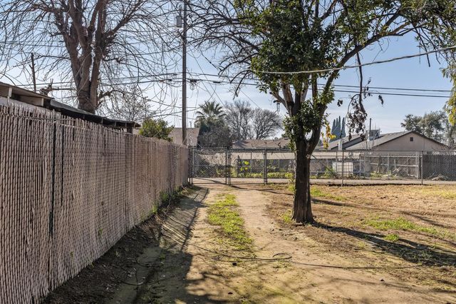 1133 A Street, Fresno, CA 93706