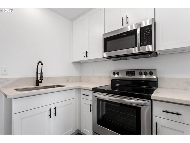 1904 Se 80TH Ave, Portland, OR 97215
