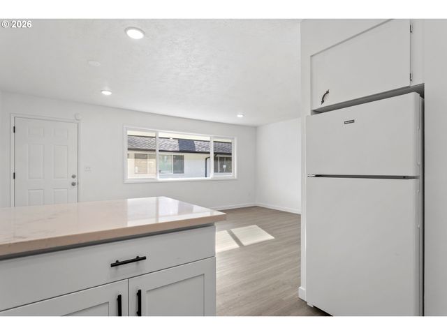 1904 Se 80TH Ave, Portland, OR 97215