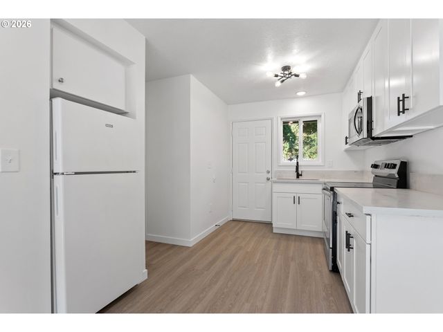 1904 Se 80TH Ave, Portland, OR 97215