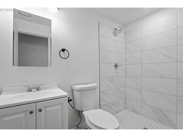 1904 Se 80TH Ave, Portland, OR 97215
