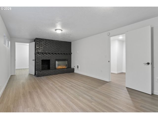 1904 Se 80TH Ave, Portland, OR 97215