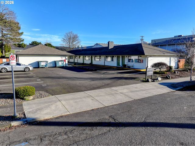 1904 Se 80TH Ave, Portland, OR 97215