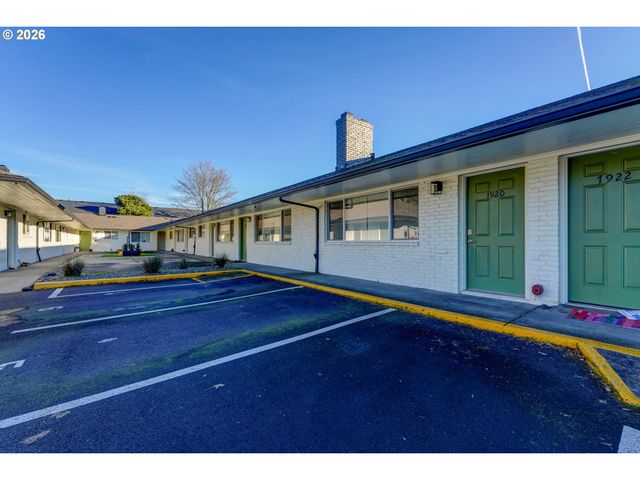 1904 Se 80TH Ave, Portland, OR 97215