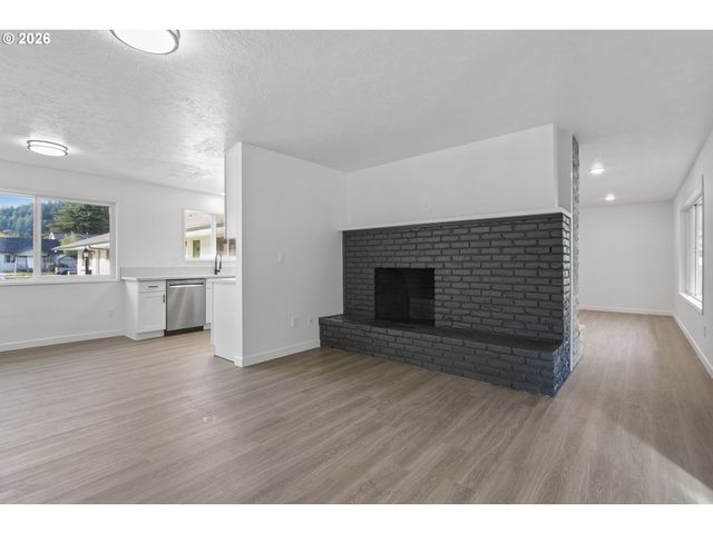 1904 Se 80TH Ave, Portland, OR 97215