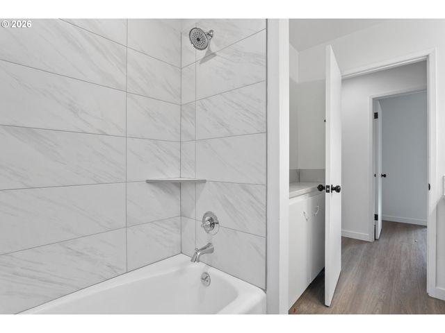 1904 Se 80TH Ave, Portland, OR 97215