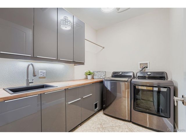 10973 Roxborough Park Rd, Littleton, CO 80125