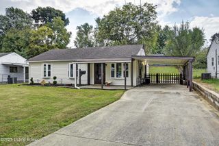 4804 Seville Dr, Louisville, KY 40272