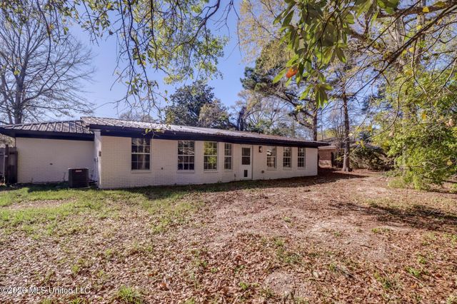 124 Pirate Avenue, Long Beach, MS 39560