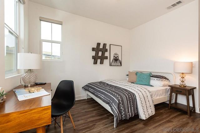 1120 Sea Glass Way, Oceanside, CA 92054