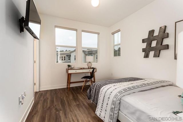 1120 Sea Glass Way, Oceanside, CA 92054