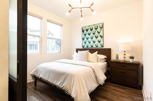 1120 Sea Glass Way, Oceanside, CA 92054