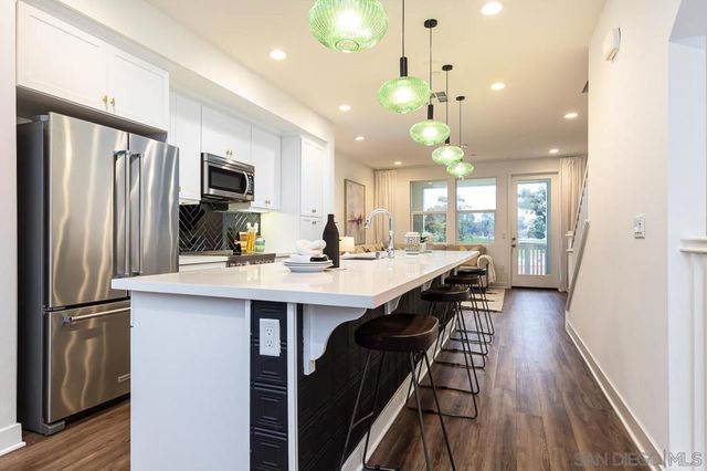 1120 Sea Glass Way, Oceanside, CA 92054