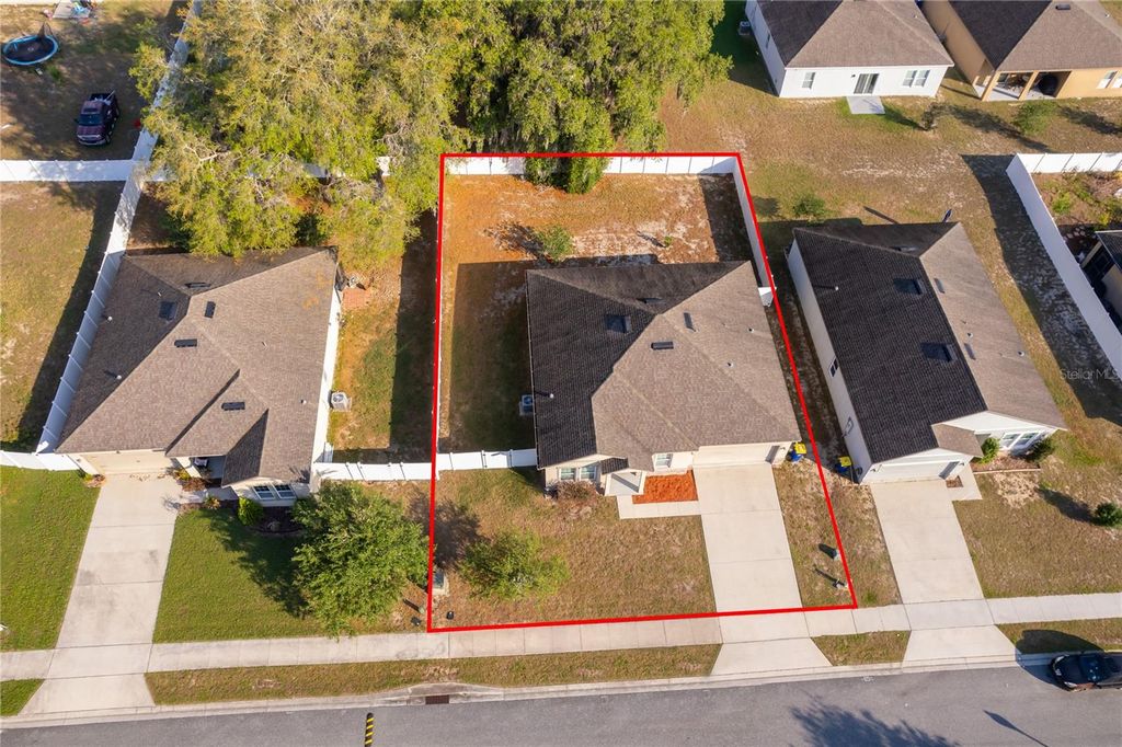 Image 2 of property listing at 15824 SURFBIRD COURT, Mascotte, FL 34753