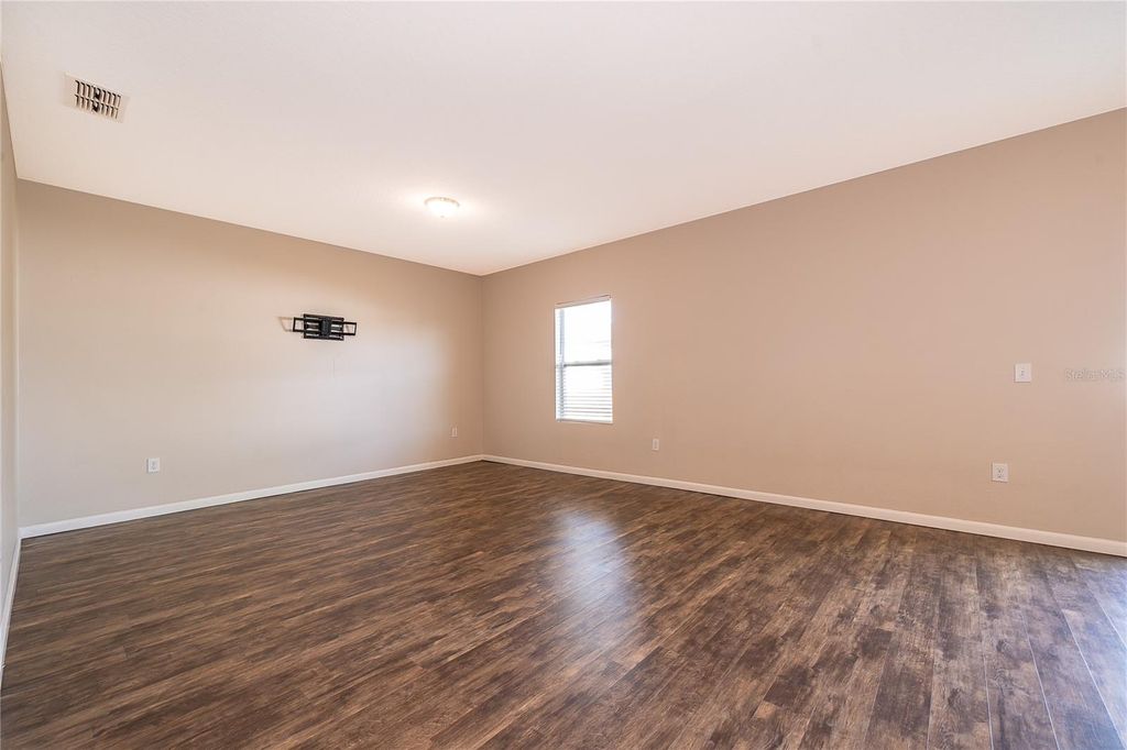 Image 11 of property listing at 15824 SURFBIRD COURT, Mascotte, FL 34753