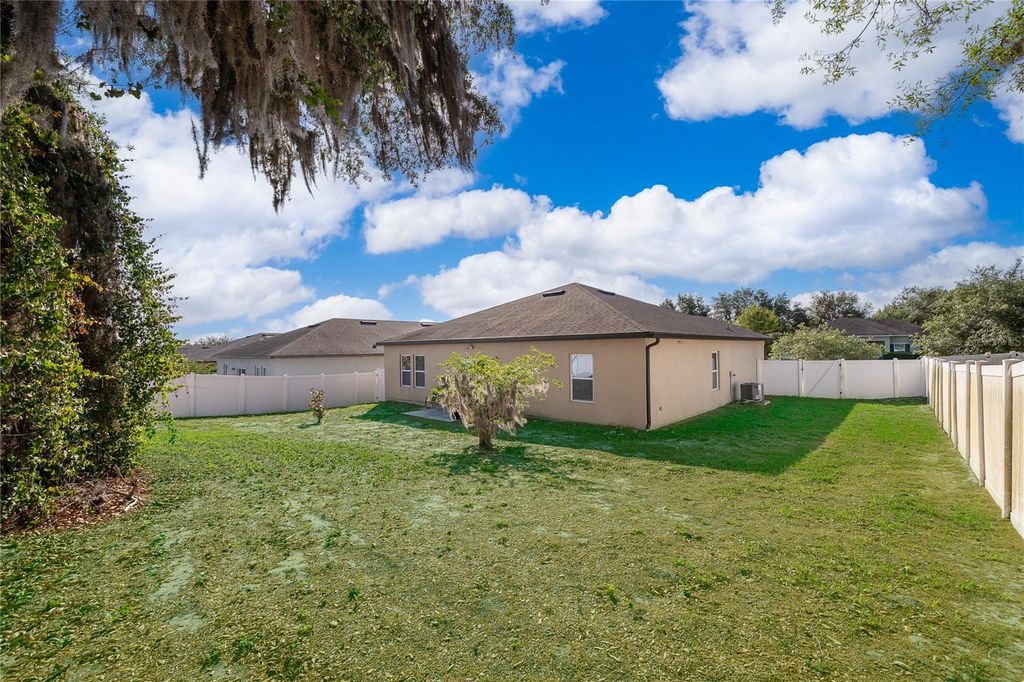 Image 23 of property listing at 15824 SURFBIRD COURT, Mascotte, FL 34753