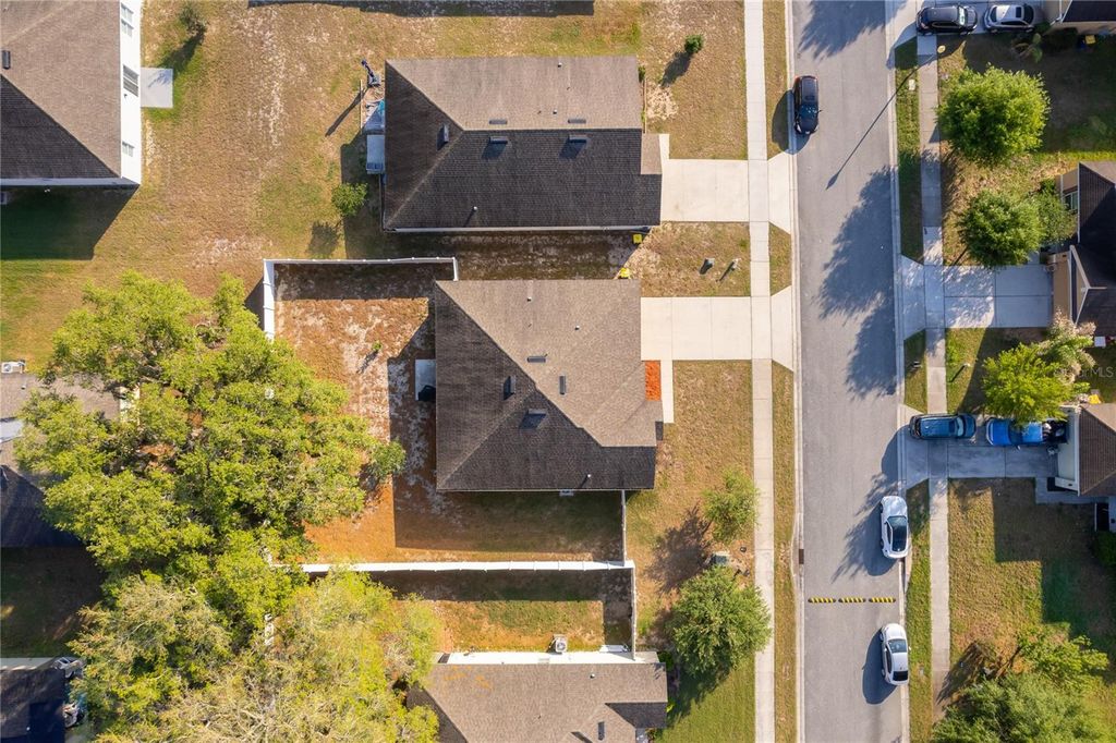 Image 25 of property listing at 15824 SURFBIRD COURT, Mascotte, FL 34753
