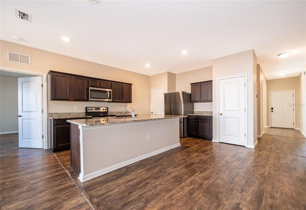 Image 6 of property listing at 15824 SURFBIRD COURT, Mascotte, FL 34753
