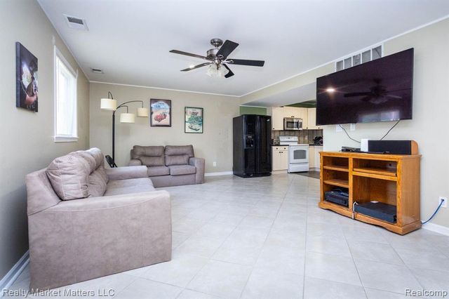 14066 N Clio Road, Clio, MI 48420