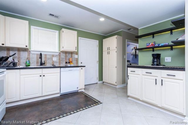 14066 N Clio Road, Clio, MI 48420