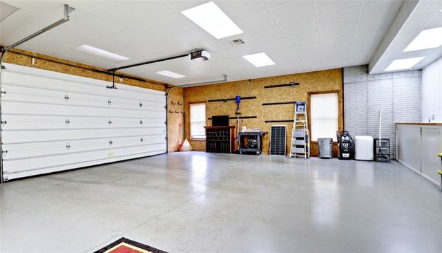 9933 Buckskin Circle, Rogers, AR 72758