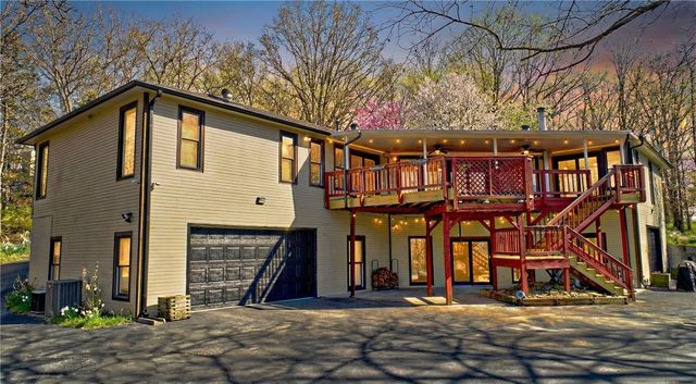 9933 Buckskin Circle, Rogers, AR 72758