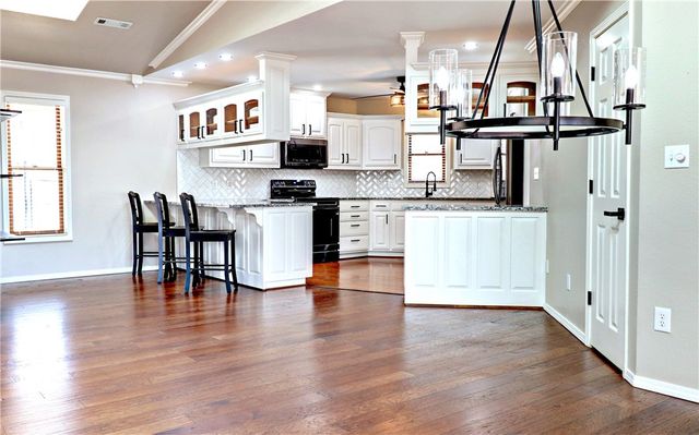 9933 Buckskin Circle, Rogers, AR 72758