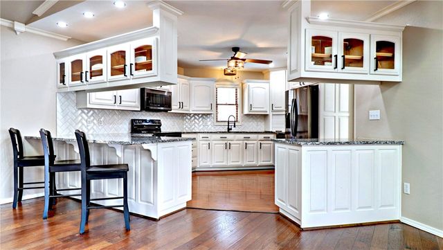 9933 Buckskin Circle, Rogers, AR 72758