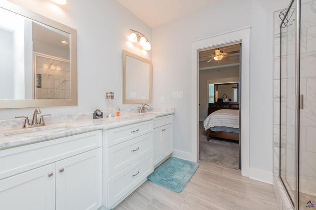 202 Brook Hollow Court, Kathleen, GA 31047