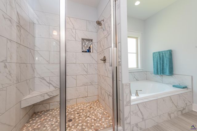 202 Brook Hollow Court, Kathleen, GA 31047