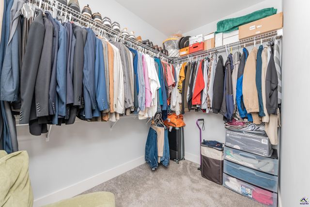 202 Brook Hollow Court, Kathleen, GA 31047