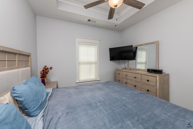 202 Brook Hollow Court, Kathleen, GA 31047