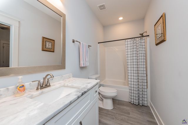 202 Brook Hollow Court, Kathleen, GA 31047