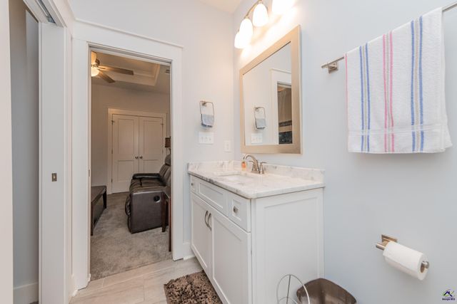 202 Brook Hollow Court, Kathleen, GA 31047