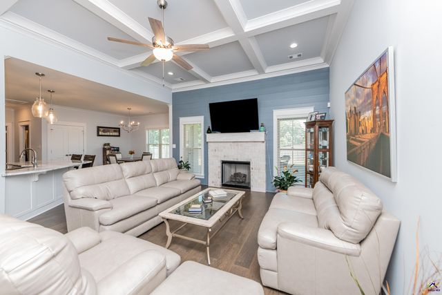 202 Brook Hollow Court, Kathleen, GA 31047